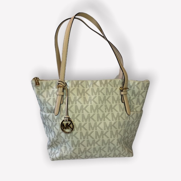 Michael Kors Handbags - Michael Kors Charlotte tote Large | saffiano leather